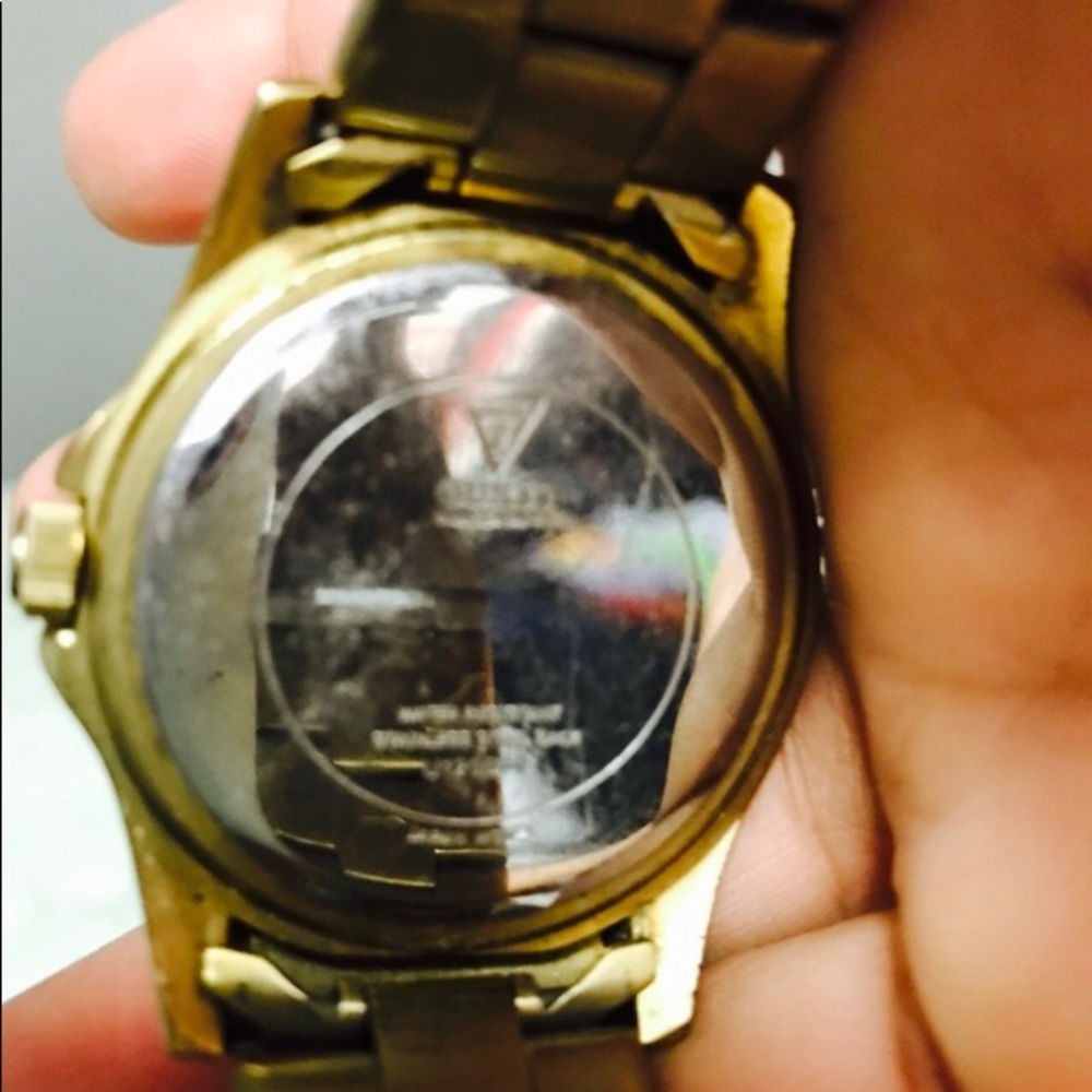 Guess - Picture 4 of 5